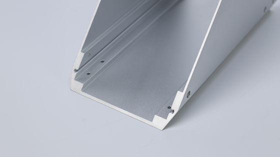 Grade 6000 Series Silver Anodized Aluminium Extrusion Profiles with Customized Size