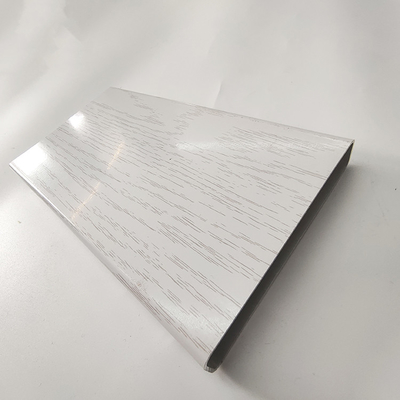 5.8-6.0M Length 3D Wood Grain Aluminium Extrusion Profiles for Windows Doors Pergola Floor