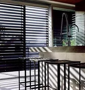 Roller Top Shutters Awning Insulated Interior Shutters with Angle Window Compatibility