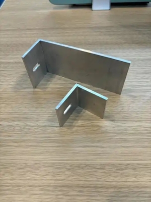 Aluminum L Shape Solar Panel Mounting Brackets 80x40x40mm for Outdoor Applications