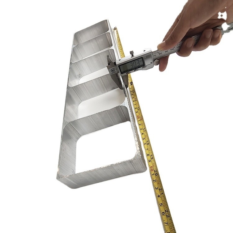 Sturdy Aluminium Extrusion Profiles for Truck and Bus Body Length 5.8-6.0M Tolerance ±1%